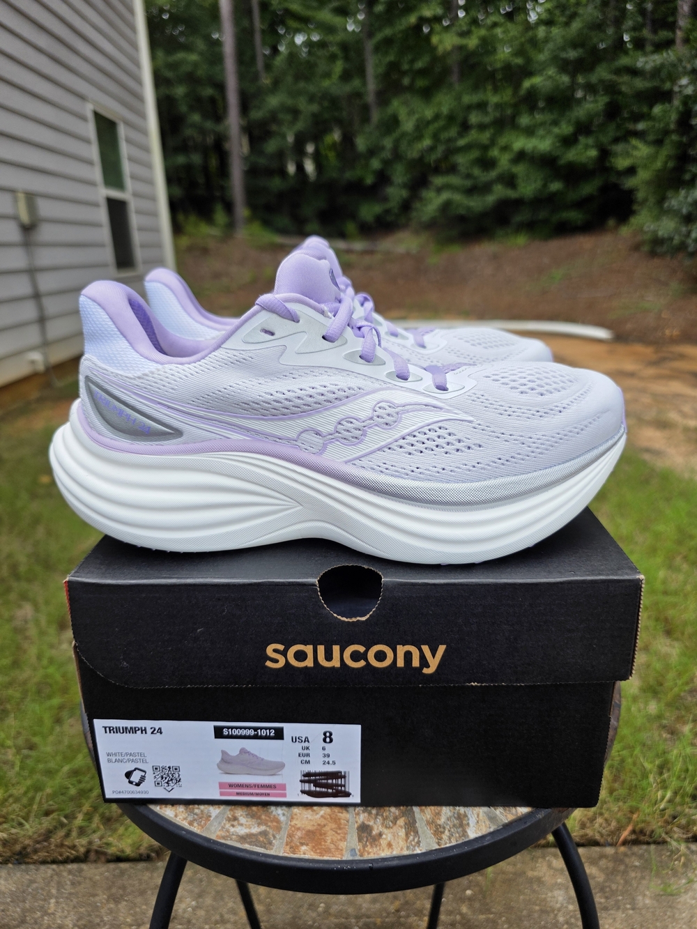 Saucony Triumph 24 S100999-1012 White Pastel Running Shoe Women Sz 8 Worn 2x Box